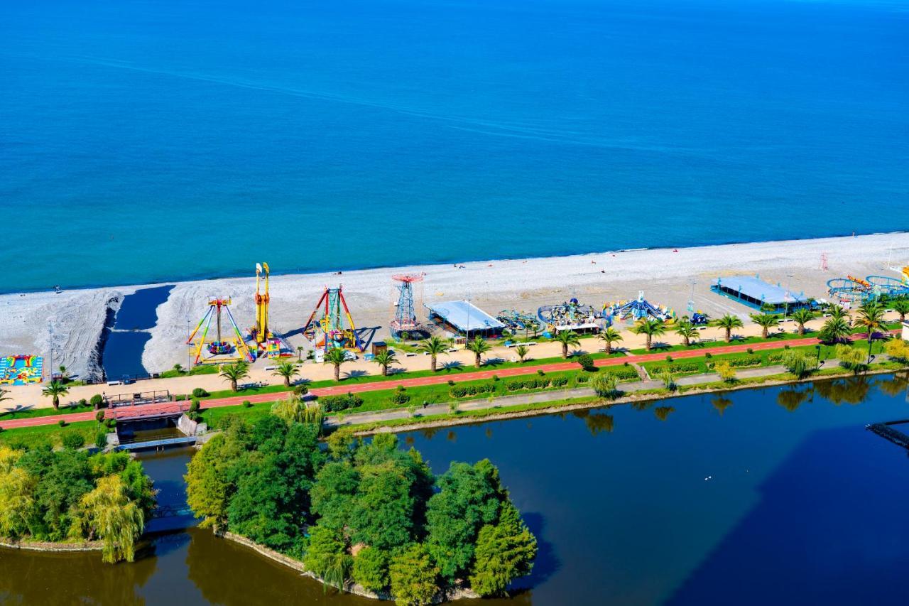 Orbi City In Batumi Bagian luar foto